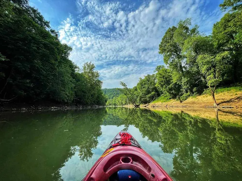 Paddle Trail Campground riverside camping on the Green River in Greensburg, KY